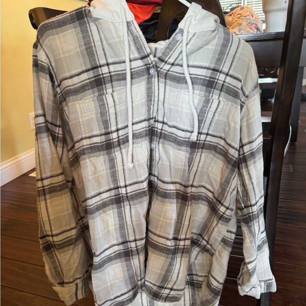 American Eagle Outfitters Plaid Button Down Shirt - Black and White